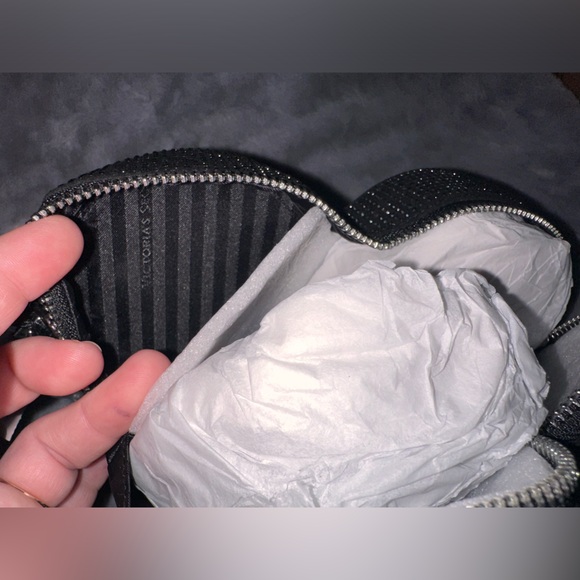 Victoria’s Secret Heart Crossbody Bag PRICE FIRM - Picture 8 of 8